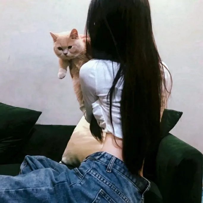 玛丽的白色连衣裙
